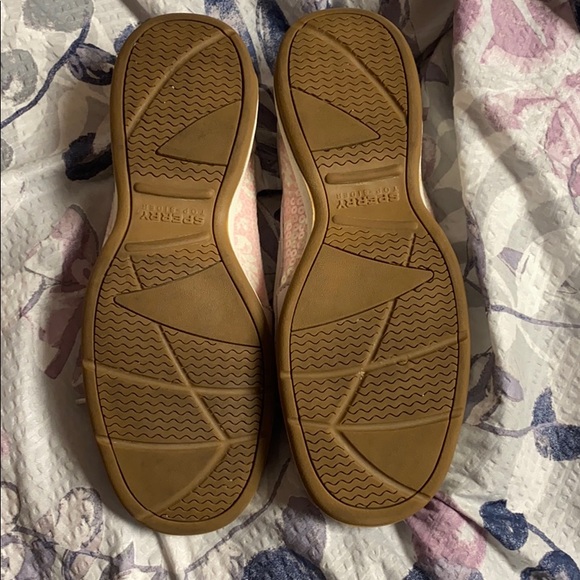 Pink sperry’s - Picture 9 of 10